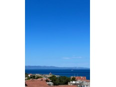 Makarska-CENTAR-dvosoban stan sa pogledom na more, garažom i parkingom