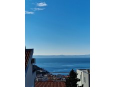 Makarska, jednosoban stan sa panoramskim pogledom na more i parkingom